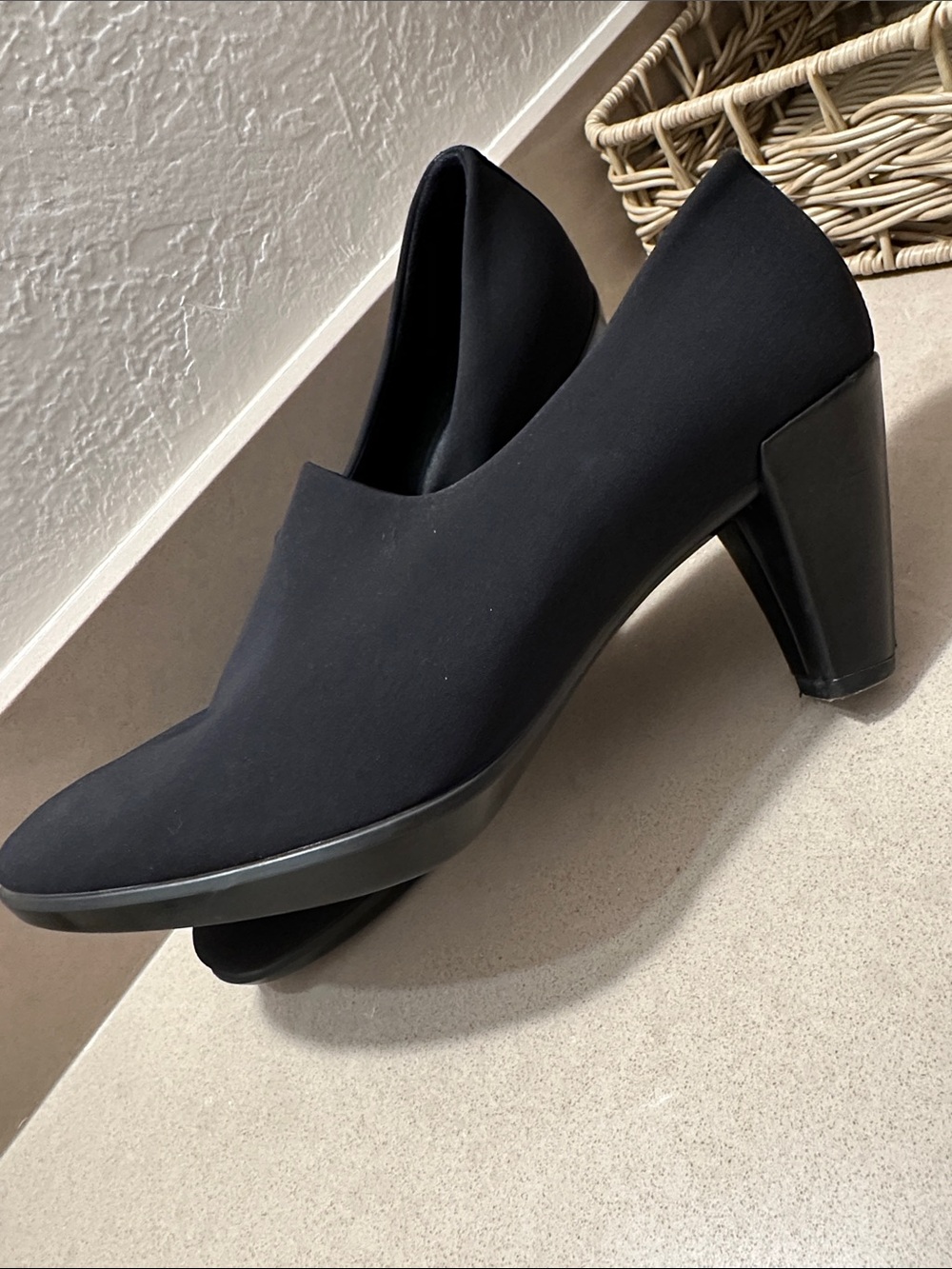 Ecco Women's Black Slip-On heels